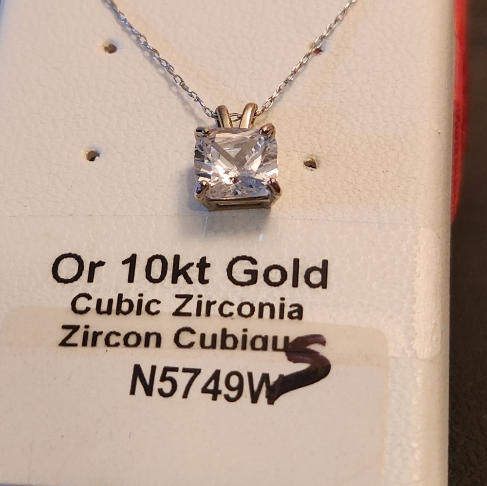 NEW 10K SOLID PRINCESS-CUT CUBIC ZIRCONIA NECKLACE